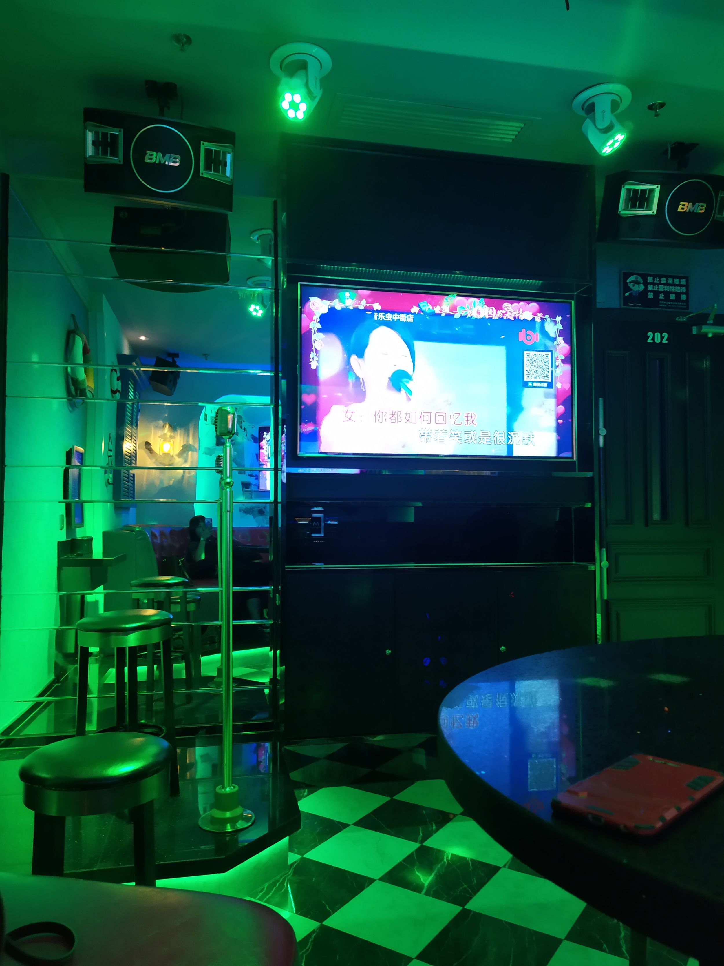 量贩式ktv包房效果图_ktv包房**服务流程_ktv加盟 量贩ktv品牌