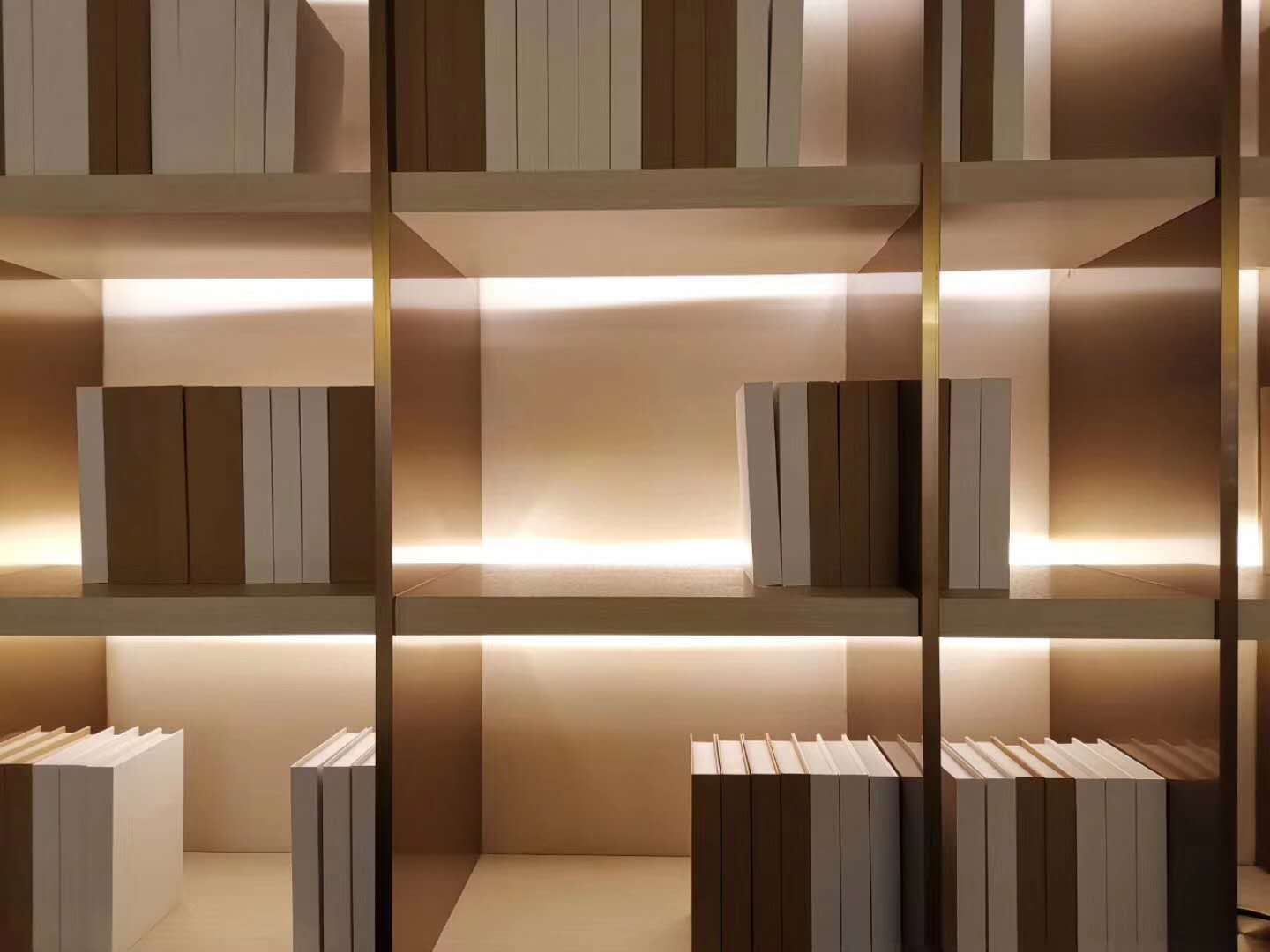 ktv包房灯光效果图_效果图里面的灯光效果如何实现_包房灯光效果视频