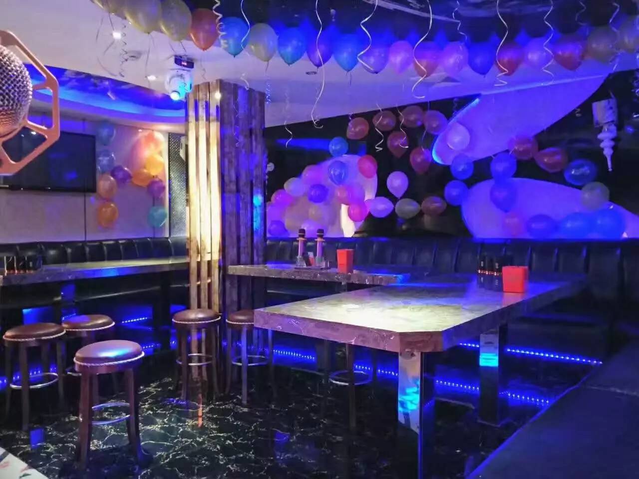 肮脏的环境图片_ktv包房dj肮脏的图片_重庆ktv包房**图片