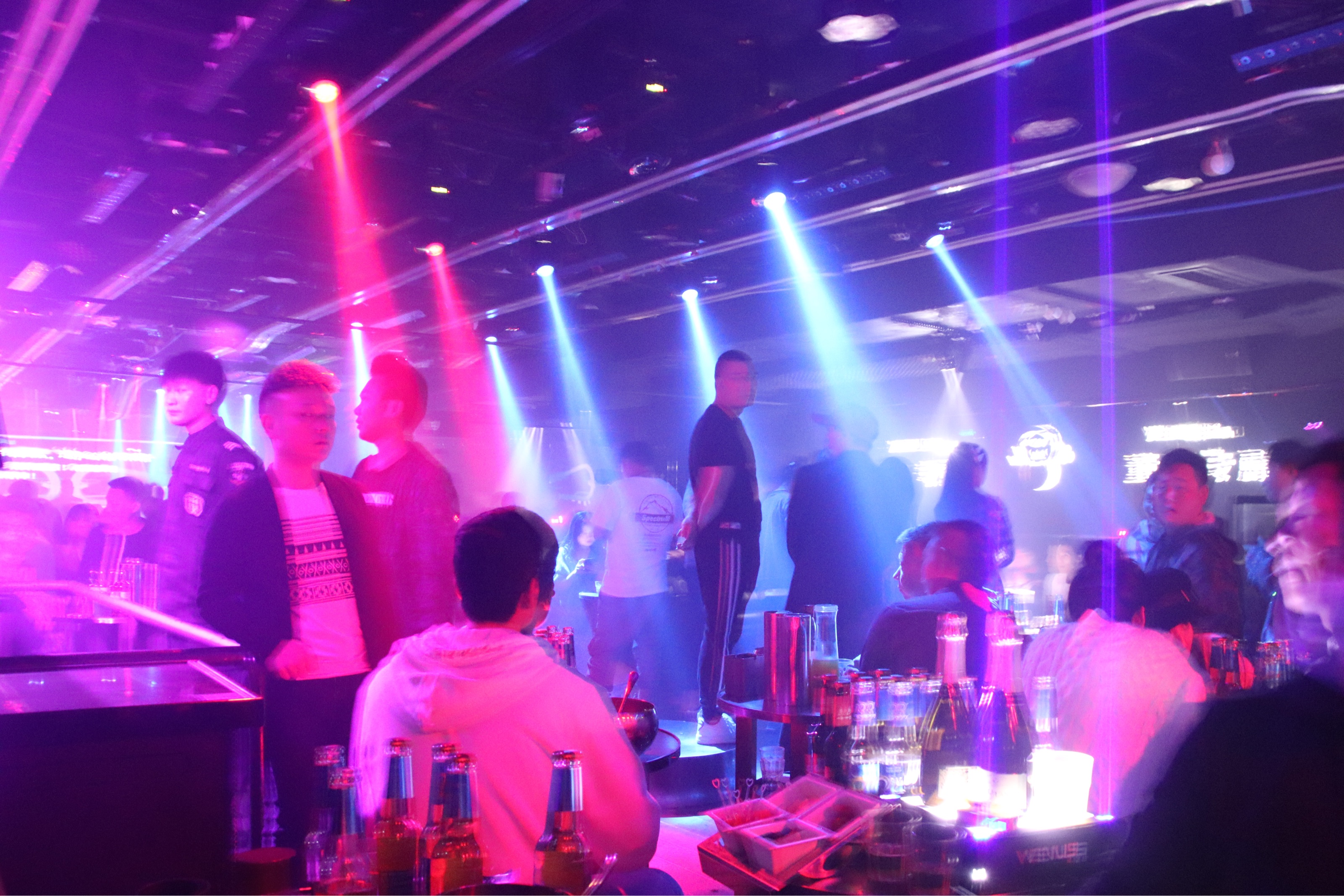 济南夜色音乐餐厅_济南夜色ktv_济南夜色club酒吧怎么样